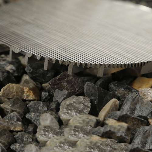 {$r[alt] ? $r[alt] : $title}