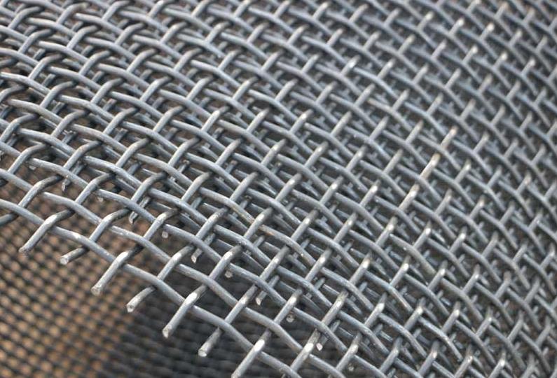 What is the reason for the damage of the vibrating screen?