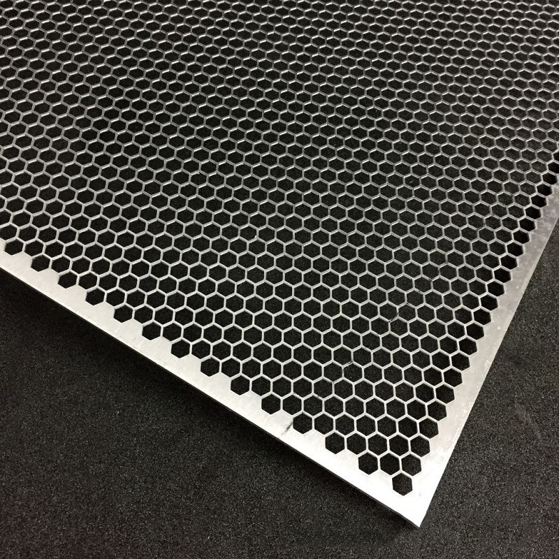Heat treatment process of steel plate perforated screen