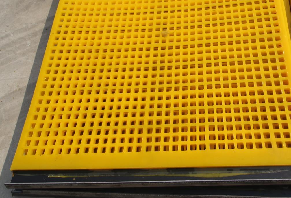 Methods to improve the performance of mining polyurethane screen plates