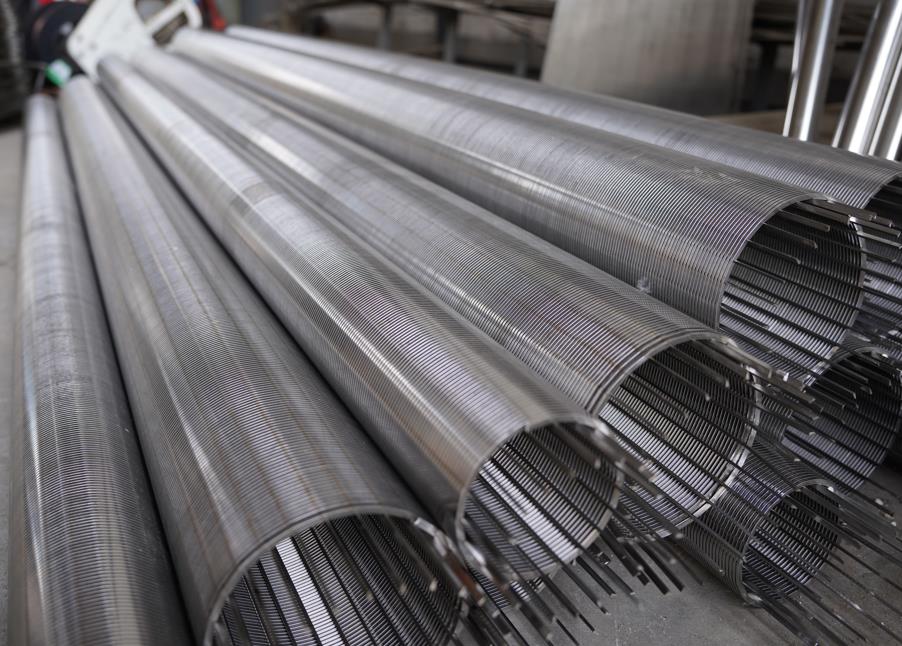 Why is the stainless steel slot screen more suitable for coal washing plants?