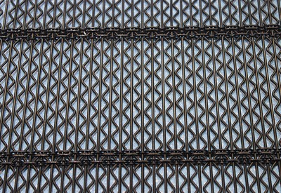 Woven wire self-cleaning screen