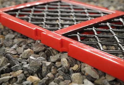 Modular Polyurethane Screen Panel in use