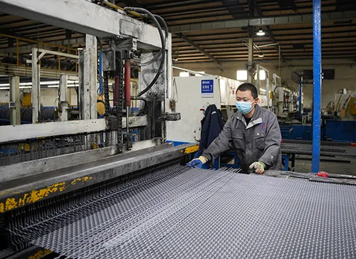 高速精密编织 High-Speed Precision Weaving