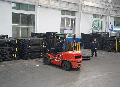 集装箱发货 Shipped Containers